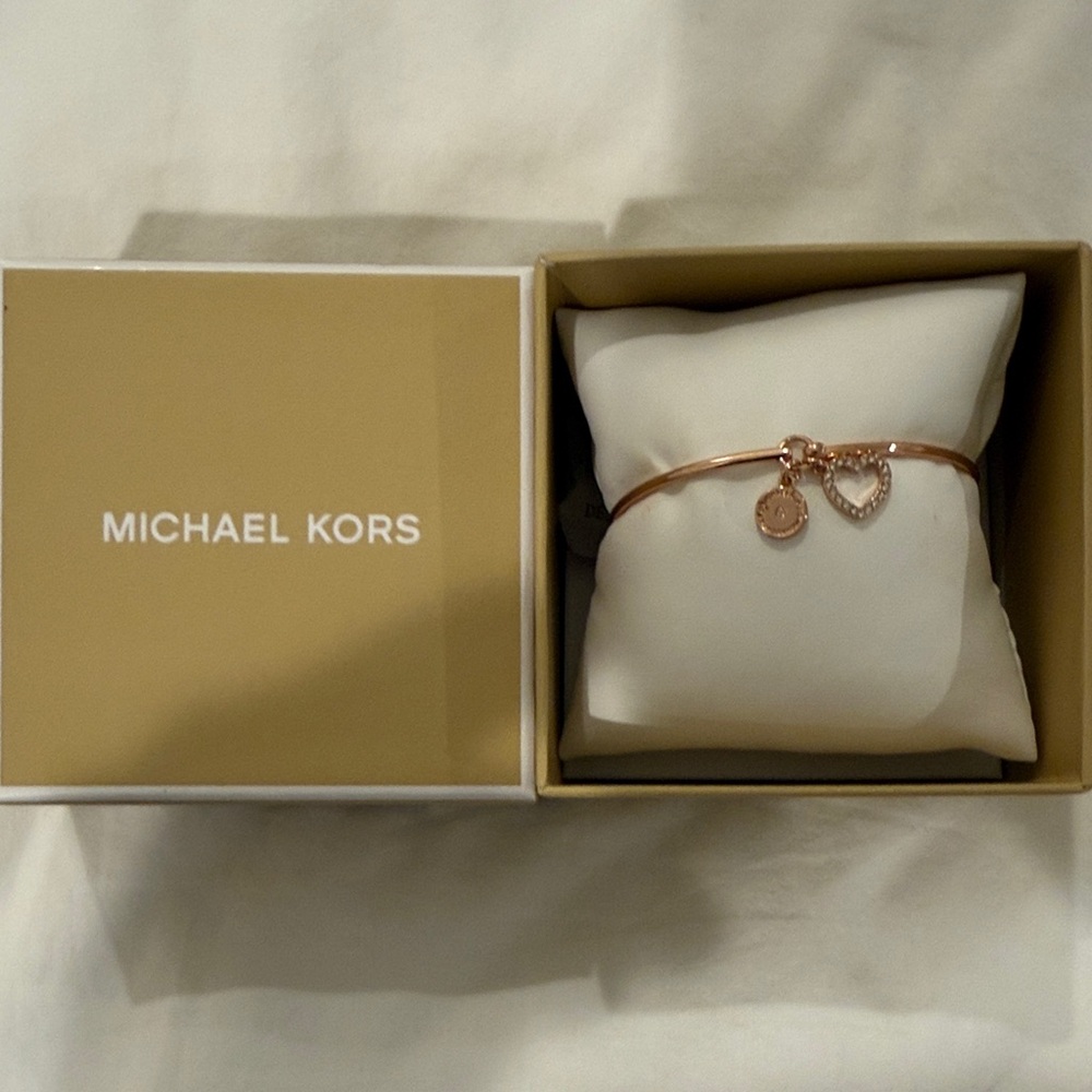 Michael Kors Rose Gold Heart Bracelet - Picture 3 of 4